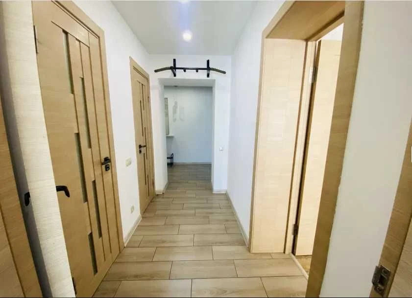 Продаж 2 кімн.квартири з ремонтом на Митниці