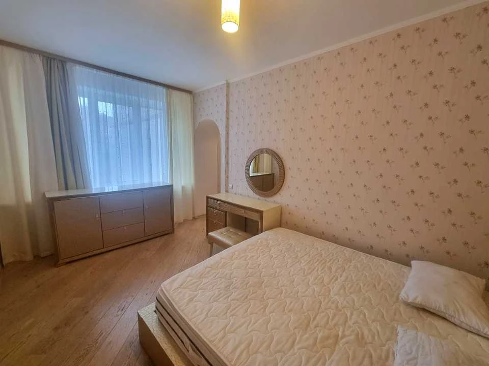 Квартира. Київ, Старонаводницька вул.