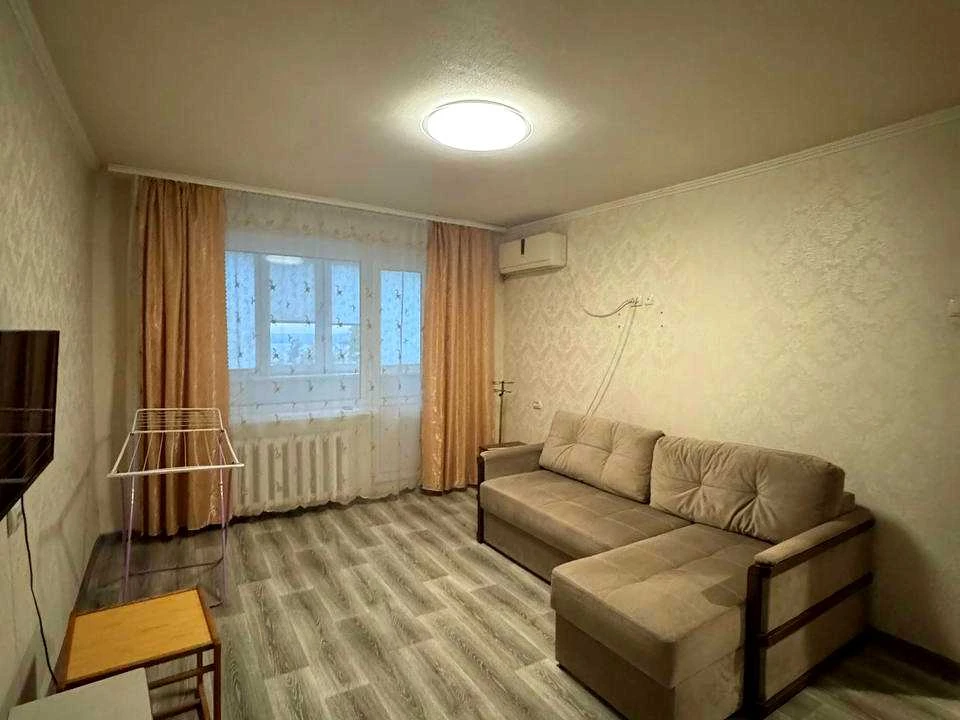Квартира. Дніпро, Екіпажний пров.