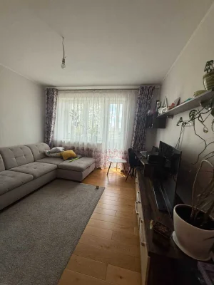 Продаю 2 кімнатну квартиру 72,4 м.кв. по вул. Дж.Вашингтона