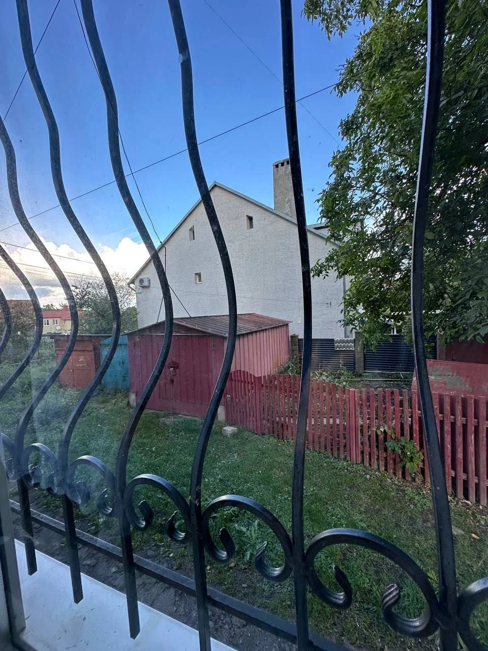 Продаж 2 кімнатної квартири з гаражем вул Соколина бічна Пас