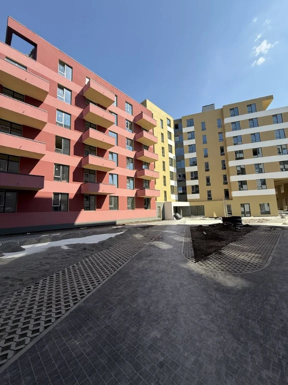 Продаж простороі 1 кімнатноі квартири з терасою вул. Миколай