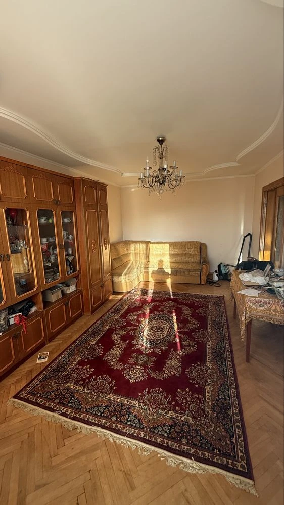 Чотирьох кімнатна квартира у Львові житловий стан від власни