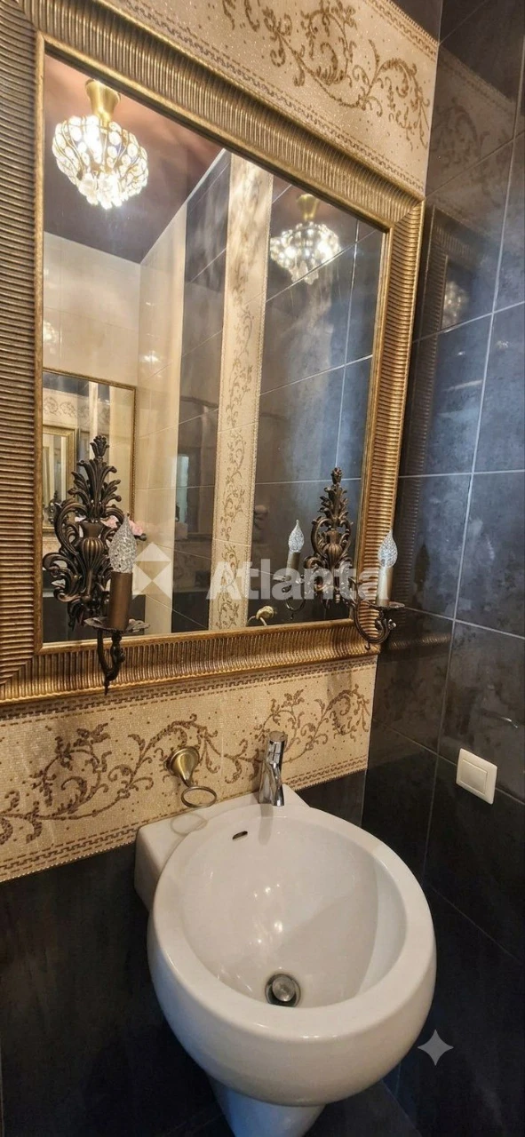 Продається приміщення загальною площею - 236,1м² в Центрі Ль