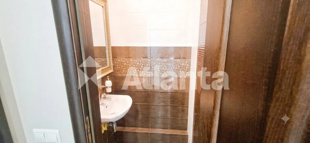 Продається приміщення загальною площею - 236,1м² в Центрі Ль