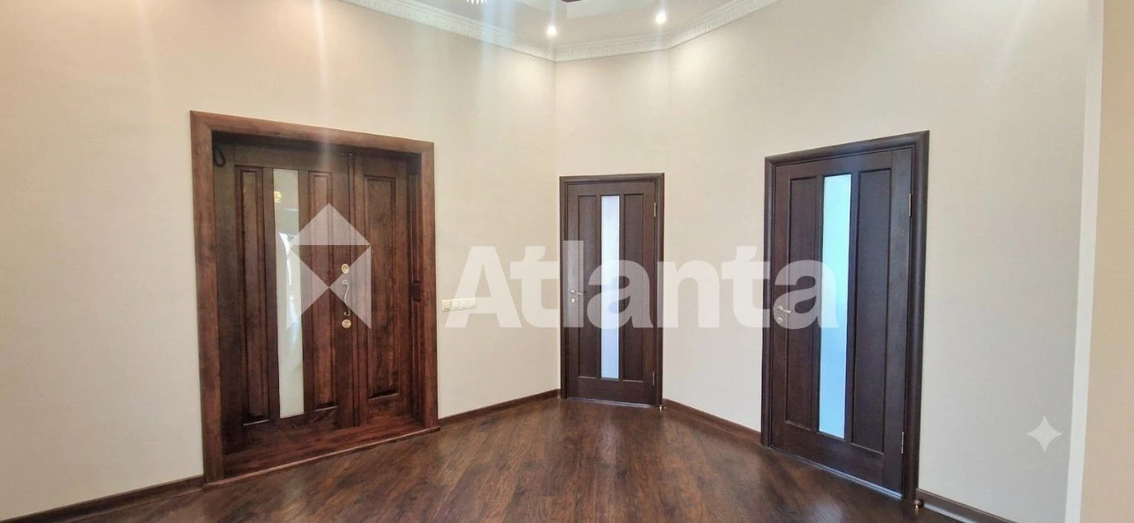 Продається приміщення загальною площею - 236,1м² в Центрі Ль