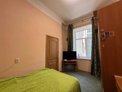 Продаж 2 кімнатної квартири у центрі Львова по вул. Ярослава