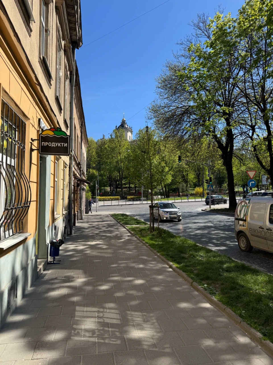 Продаж 2 кімнатної квартири у центрі Львова по вул. Ярослава