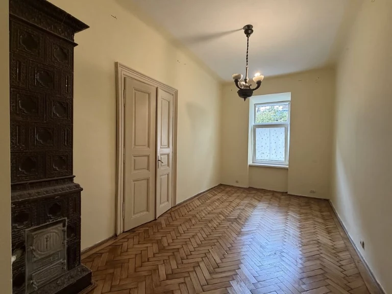 Продаж ! квартира 64 м  р-н Політехнічного вул.Степана Банде