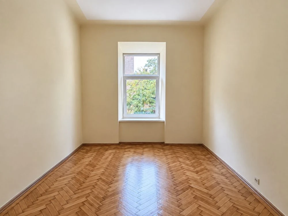 Продаж ! квартира 64 м  р-н Політехнічного вул.Степана Банде