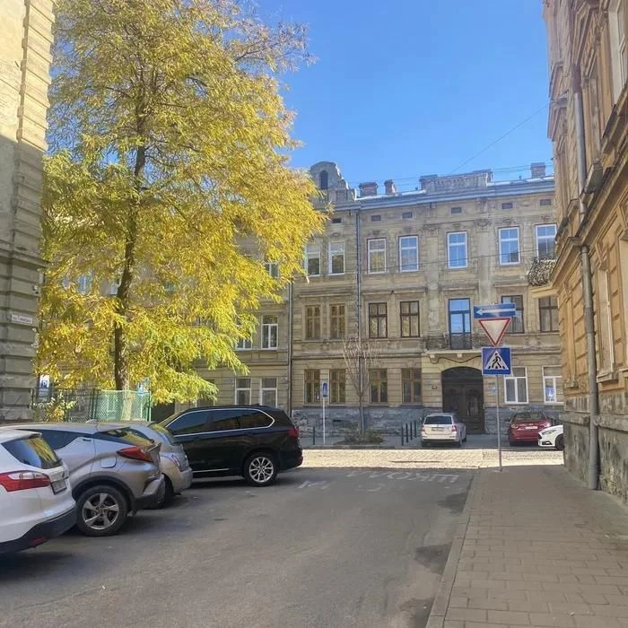 3 кімнатна квартира в центрі Львова. Галицький район