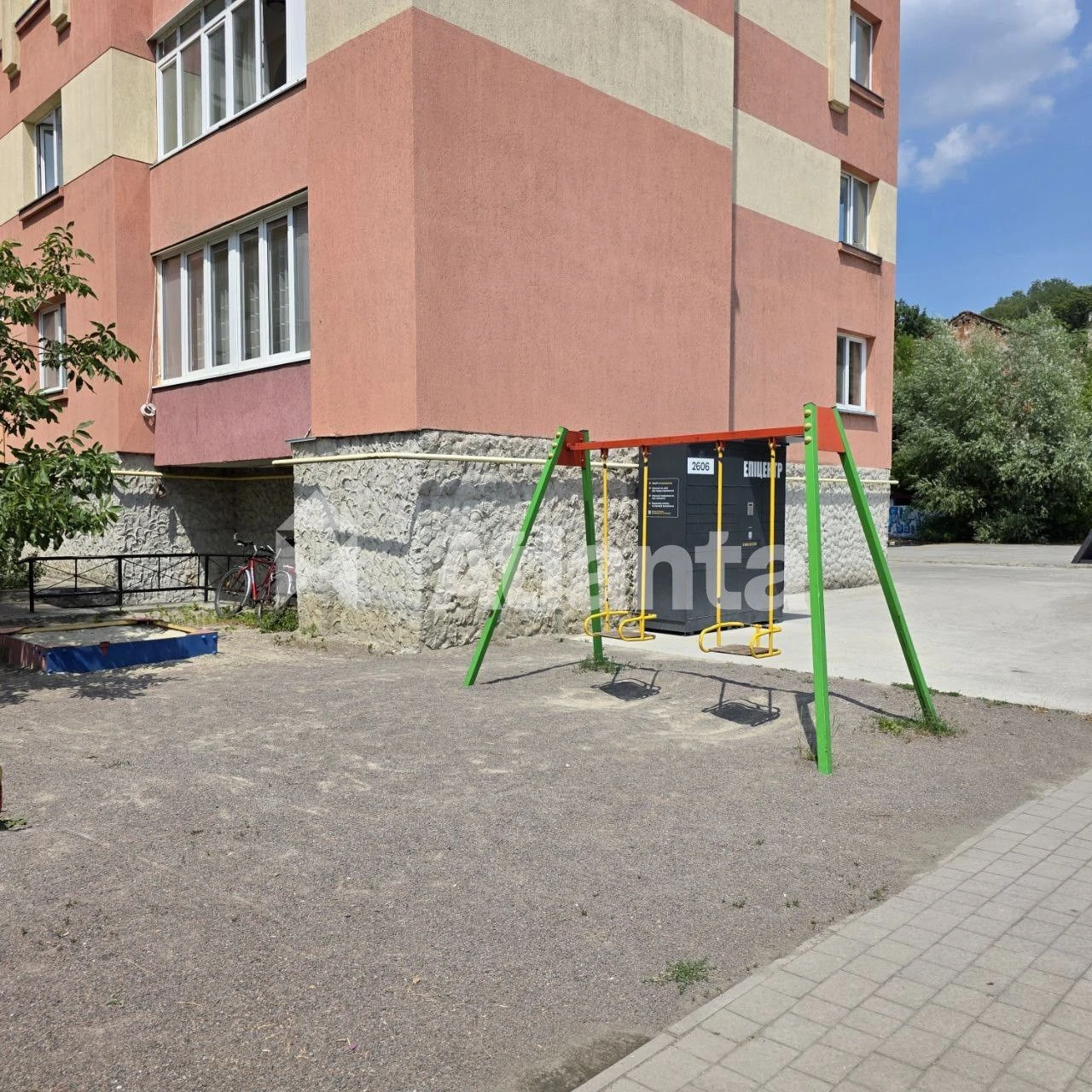 Продаж по держ. програмах! Простора трикімнатна квартира для