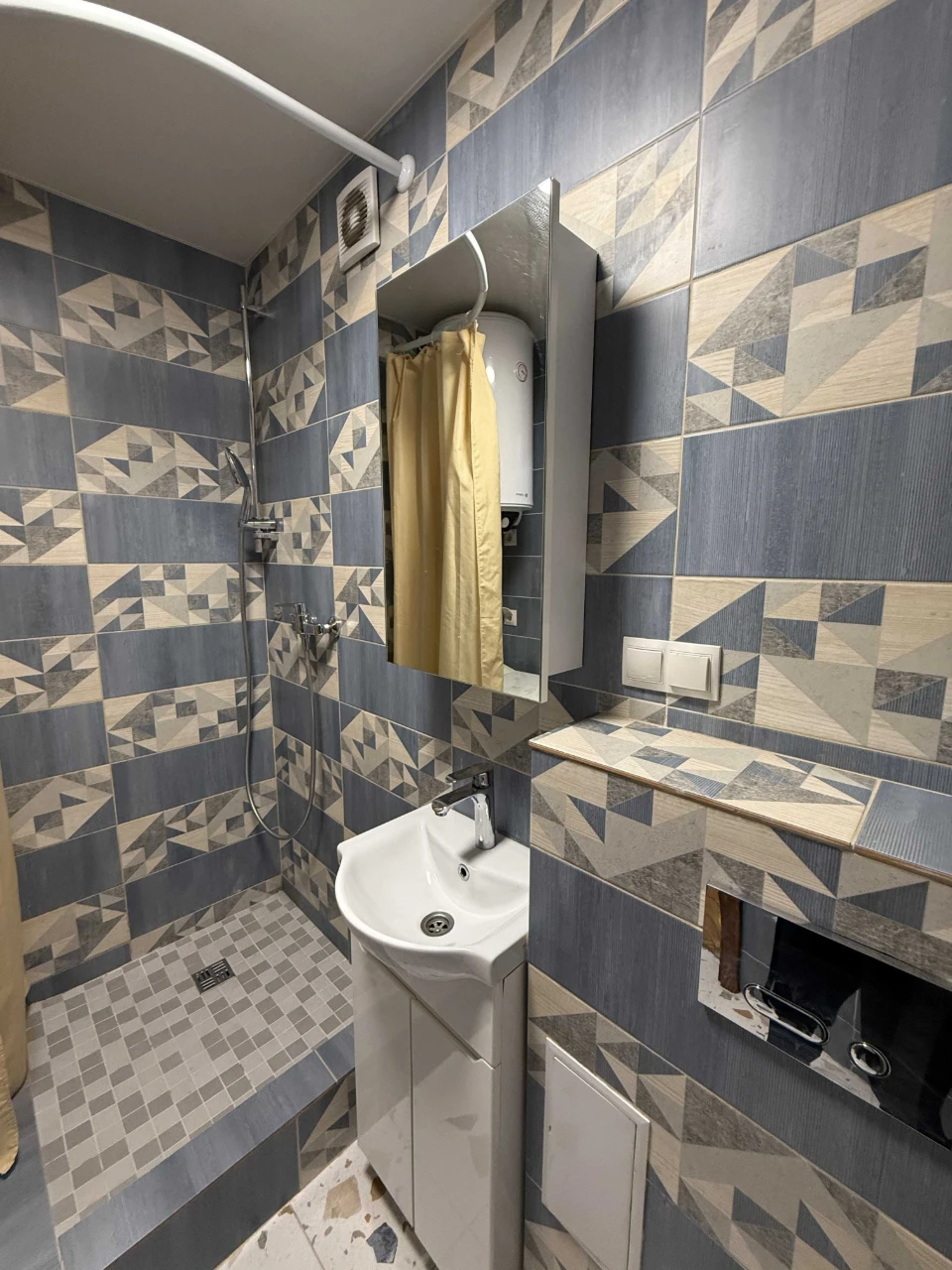 Продаж 2-кімнатної квартири, цегла, вул. Городоцька