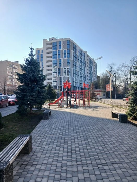 Продам 3к квартиру Хоткевича,Молодіжна,Івасюка