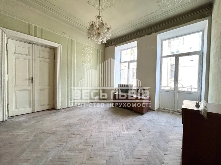 Продаж 3-кім. квартира в Австрійському будинку