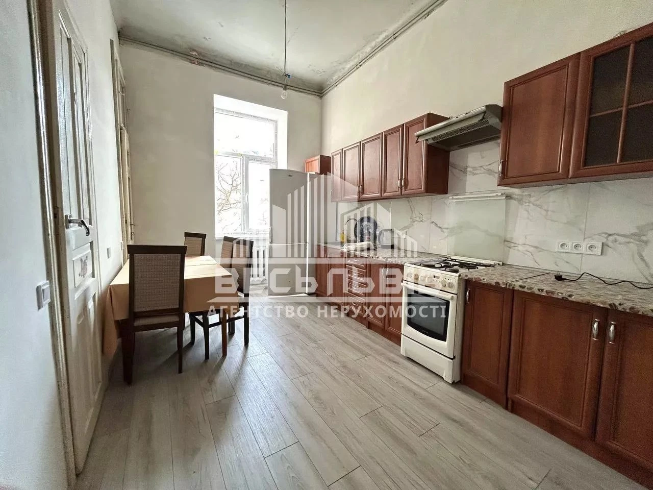 Продаж 3-кім. квартира в Австрійському будинку