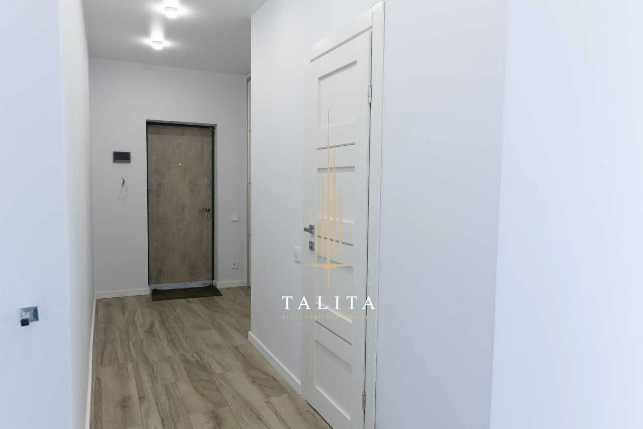 Продаж сучасної 2-кімн. квартири з власним ПАТІО та 2 парком