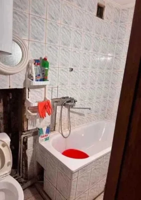 Продаж 2кім. кв-ри вул. Морозна,Цегла 80000дол. США Торг