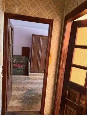 Продаж 2кім. кв-ри вул. Морозна,Цегла 80000дол. США Торг