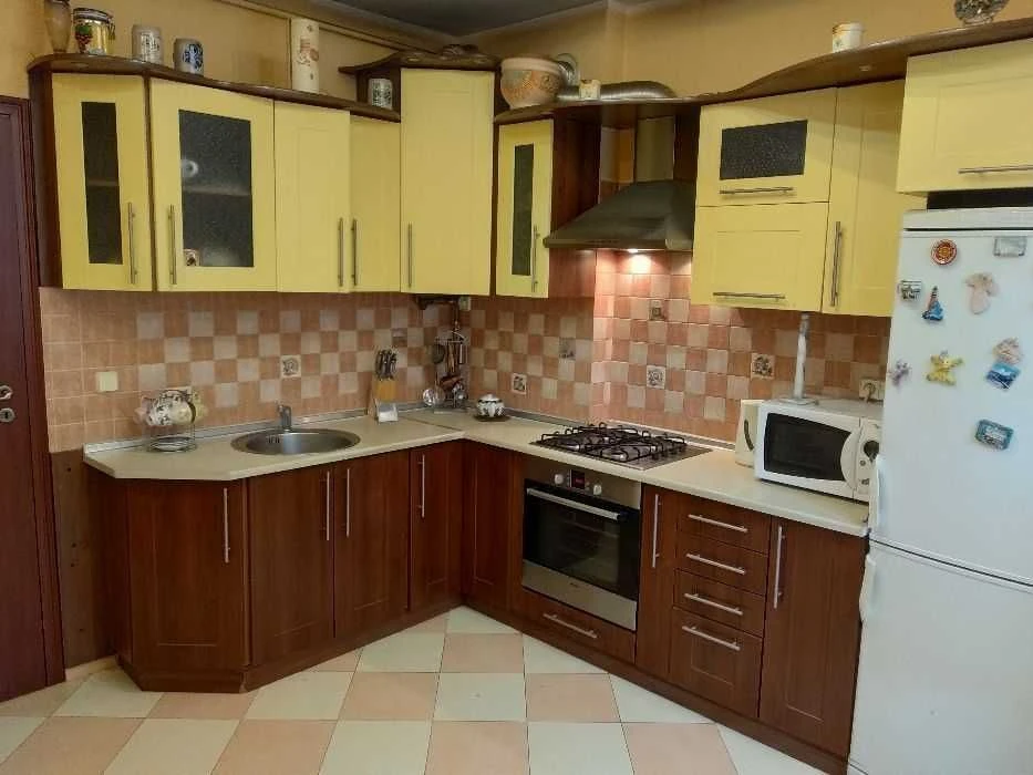 продаж 2кім пол люкса в.Котляревського (центр) з ремонтом