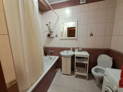 продаж 2кім пол люкса в.Котляревського (центр) з ремонтом