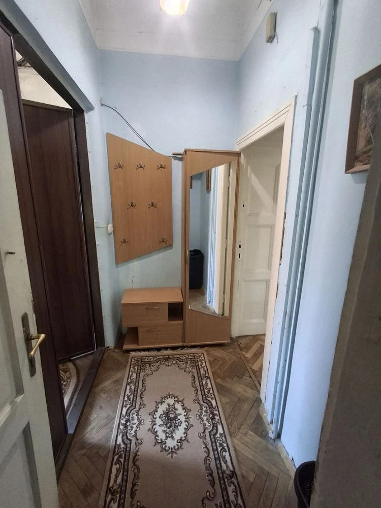 Продаж 2 к Морозенка (район Цирку)