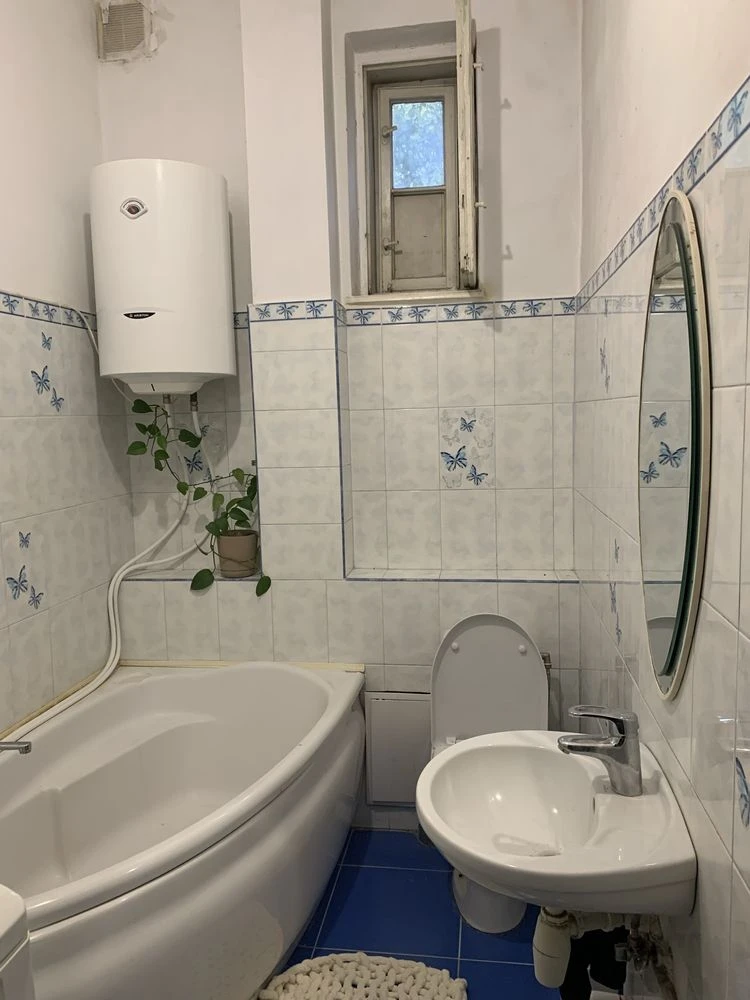 Продаж 2 к Морозенка (район Цирку)