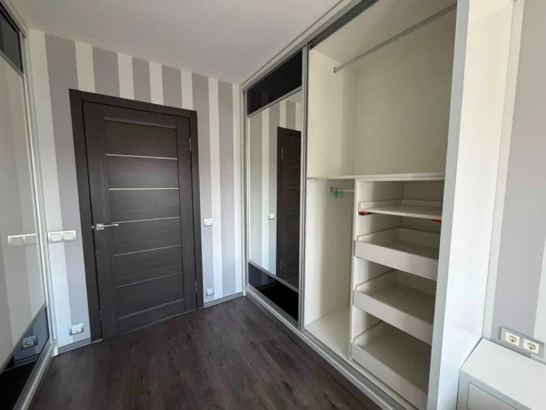 Продам 2-квмнатну квартиру, вул. Рубчака