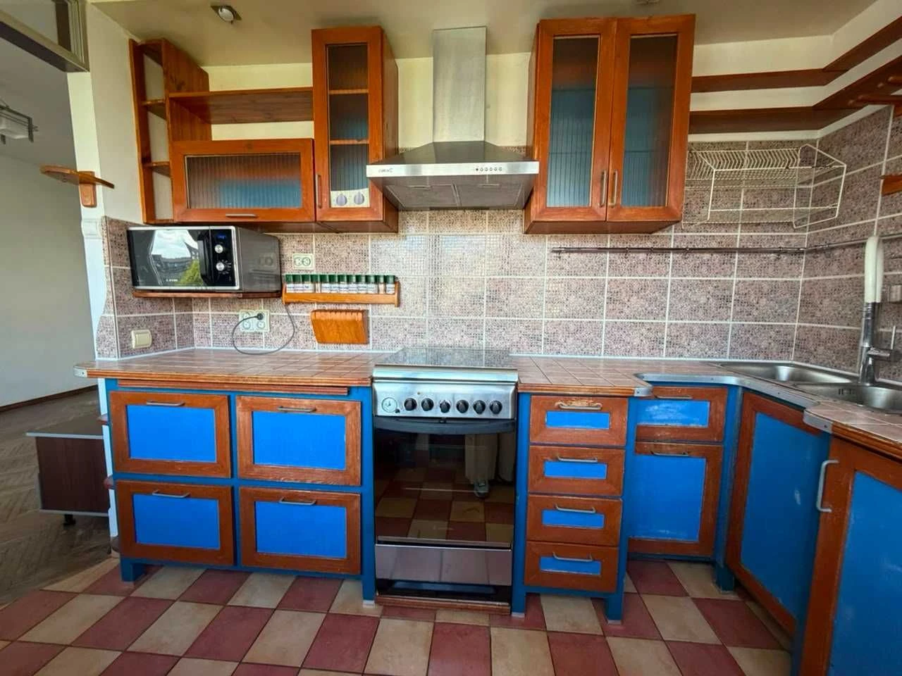 Продам 2-квмнатну квартиру, вул. Рубчака