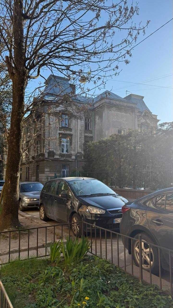 Продаж квартири в серці львова