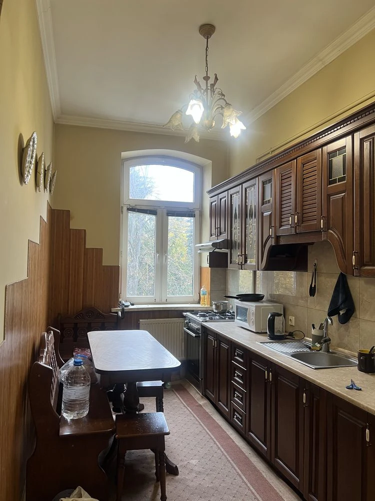 Продаж 2 кімнатної квартири вул Бандери