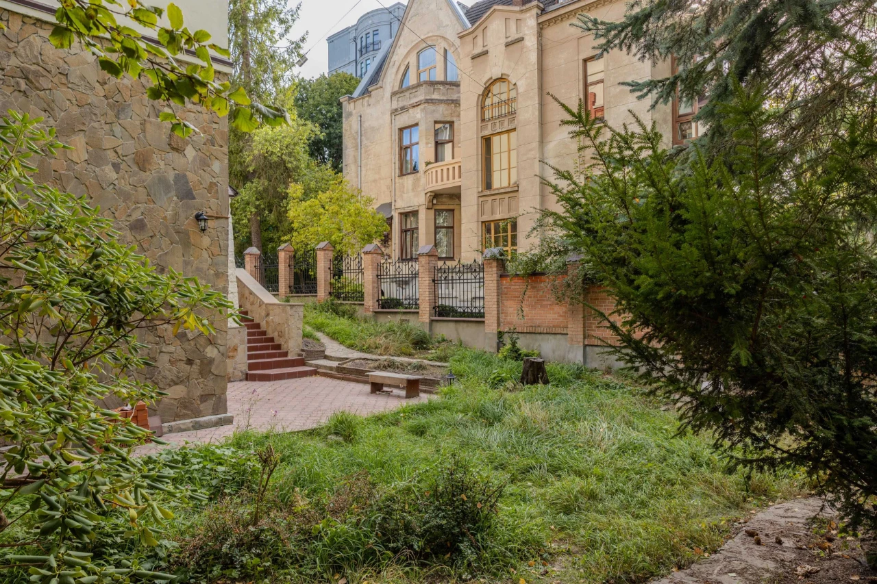 Без комісії! Продаж 5-ти кімнатної квартири по вул.Кубанська
