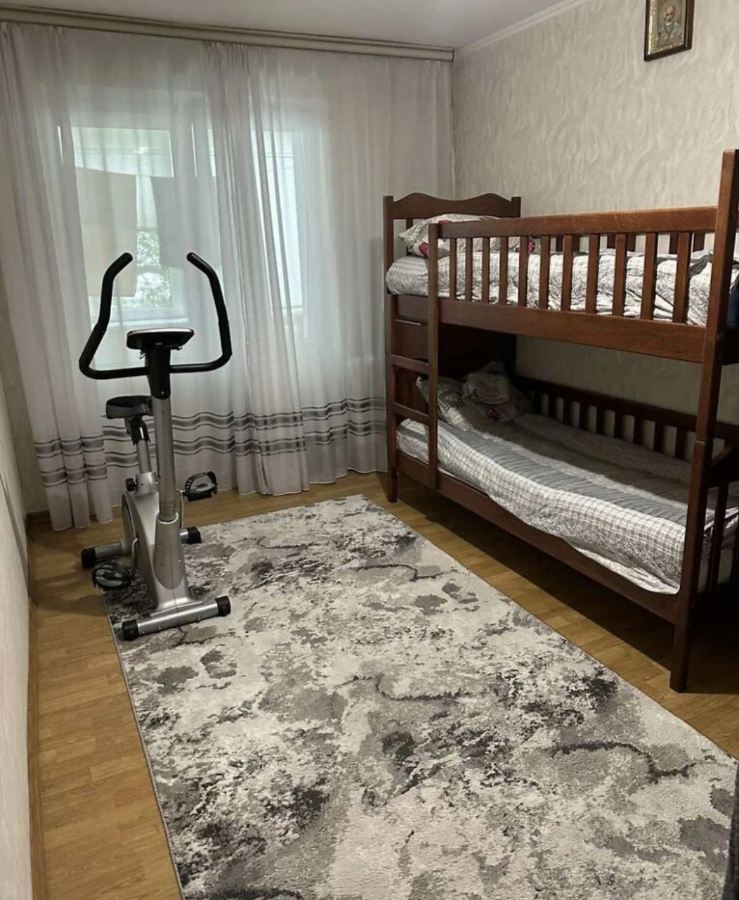 Продаж 2кім квартира вул Миколайчука