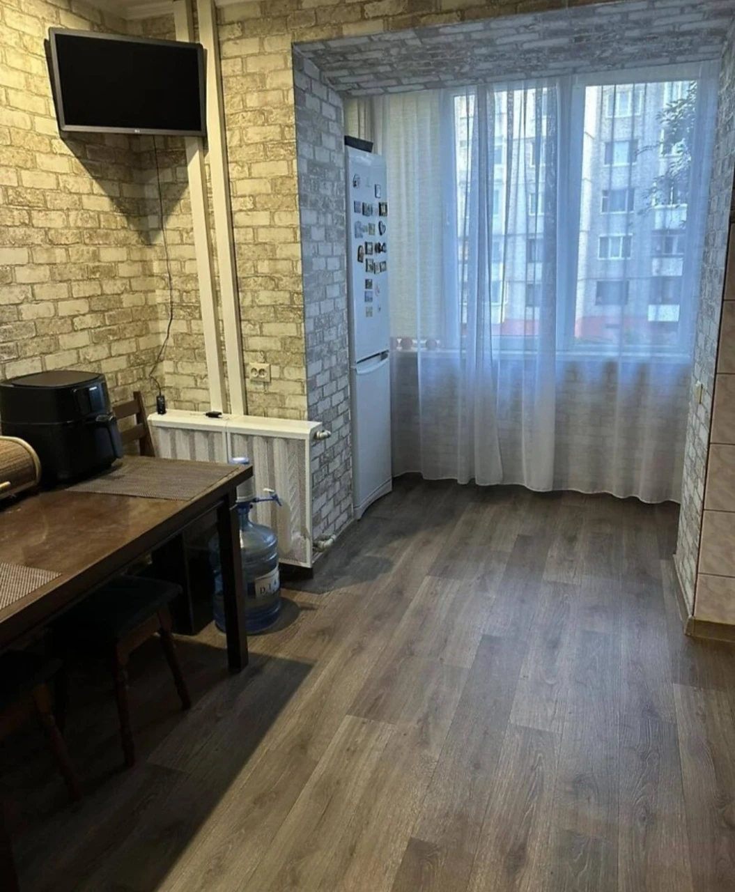 Продаж 2кім квартира вул Миколайчука