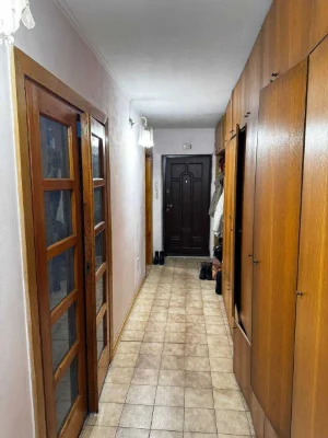 Продаж трьох кімнатної квартири Львів Роксолани
