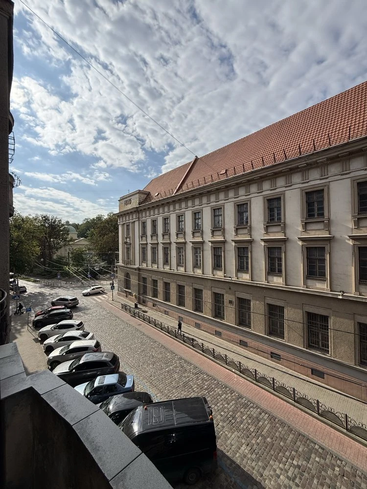 Продаж квартири/комерція ,офіс.ЦЕНТР вул Словацького Австрій