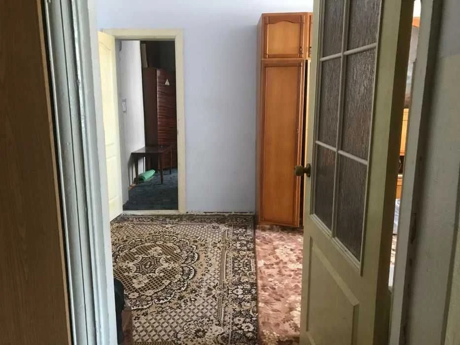 Продаж 2-кімнатнох квартири, вулиця Роксоляни