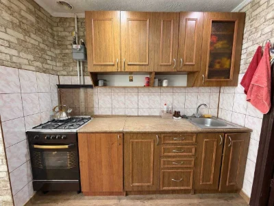 Продається 2-кімнатна квартира в цегляному будинку по вул. М
