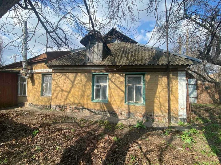 Продам частину будинку в Київському районі міста