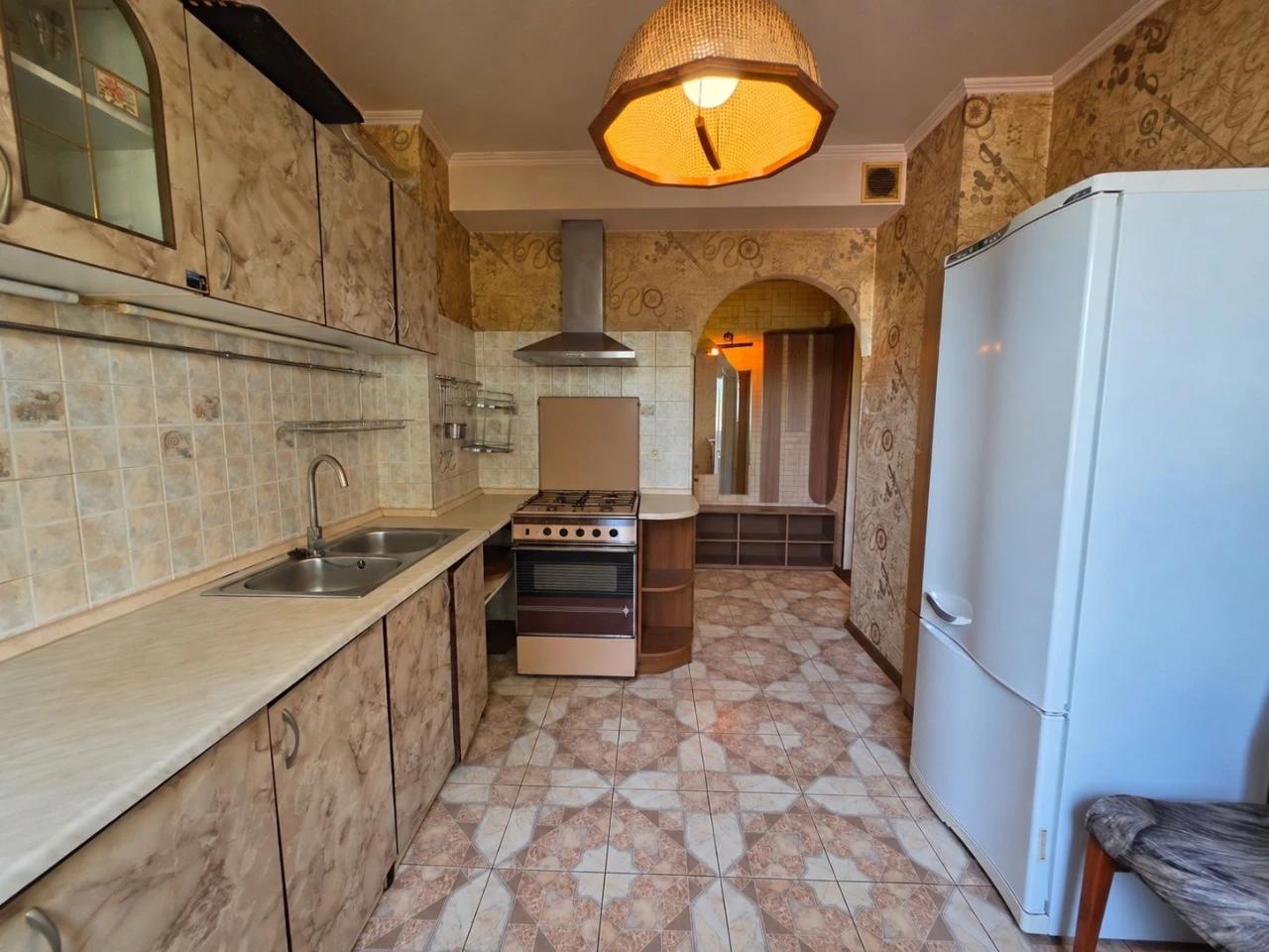 3-кімнатна квартира 76 м² на Троєщині — $60 000 | під ремонт