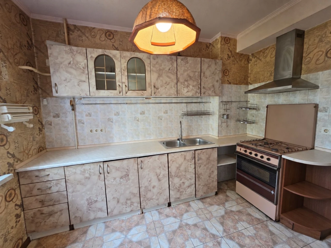 3-кімнатна квартира 76 м² на Троєщині — $60 000 | під ремонт