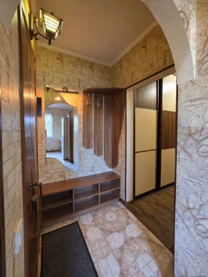 3-кімнатна квартира 76 м² на Троєщині — $60 000 | під ремонт