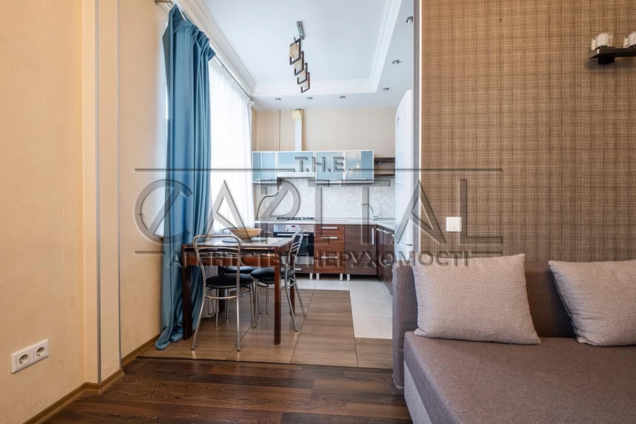 Продаж 2-кімнатної квартири 58 м² вул. Басейна, Печерськ Пал