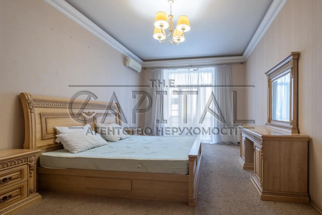 Продаж 2-кімнатної квартири 58 м² вул. Басейна, Печерськ Пал