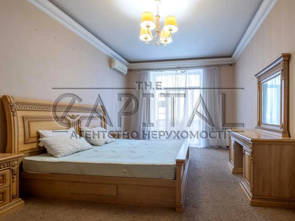 Квартира. Київ, Басейна вул.