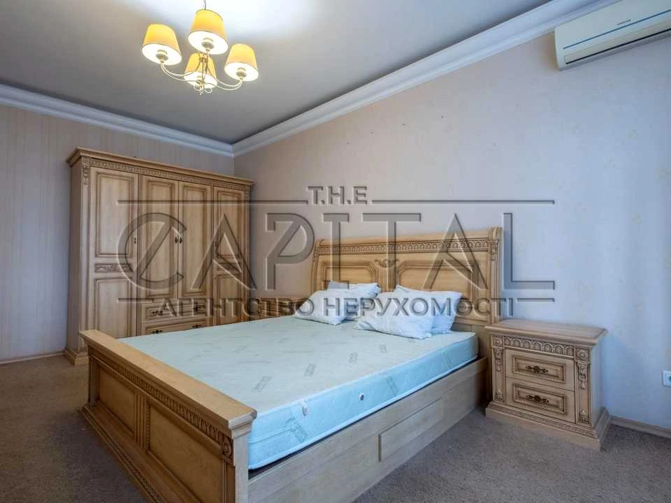 Квартира. Київ, Басейна вул.