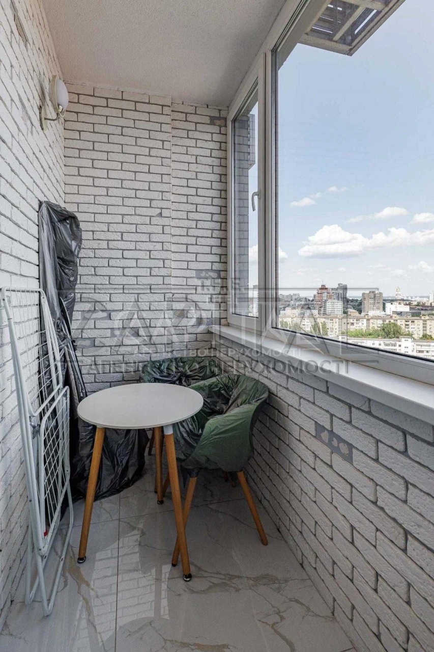 Продаж / Квартири 64м2 / Коновальца Евгения, Печерск, Киев/Ж