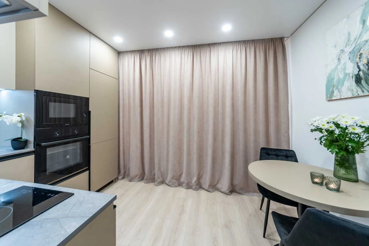 Без комісії супер чудова 1-кім кв ЖК Лебединий Guest House Х