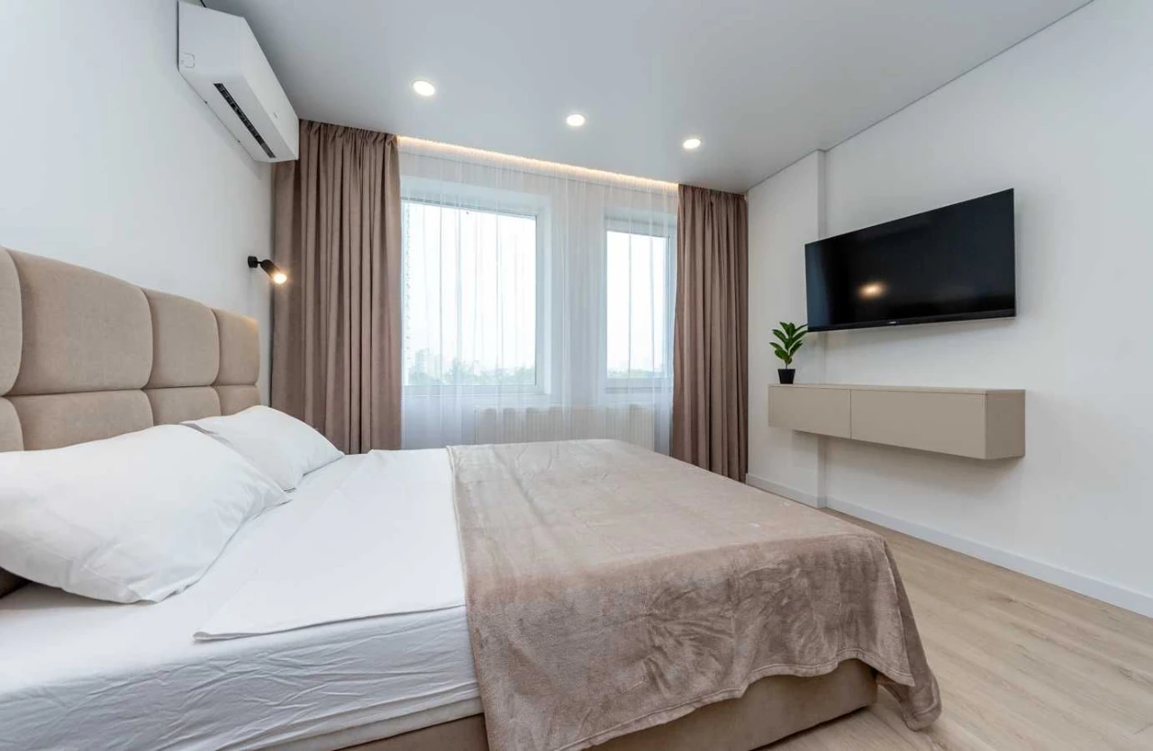 Без комісії супер чудова 1-кім кв ЖК Лебединий Guest House Х