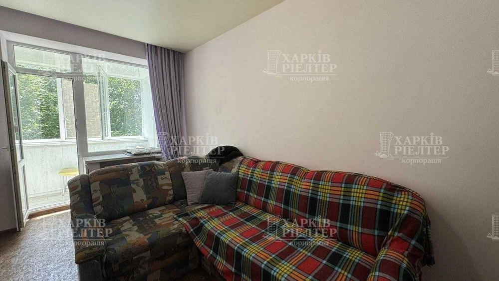 2m 2-room apartment near Traktorny Zavod Mira metro station, HT market